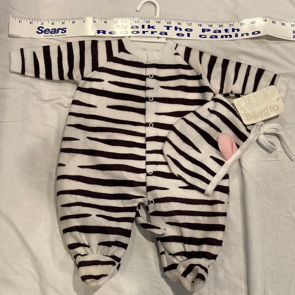 *PRICE DROP* INFANT Babygro ZEBRA COSTUME: Onesie plus Hat NWT; 6-9mos/12-17lbs